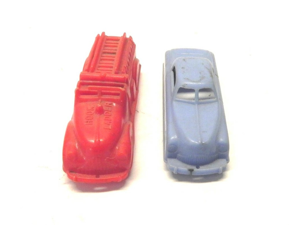 RENWAL #146 FIRE TRUCK & #144 PASSENGER CAR BLUE VINTAGE USED BOTH CARS INCLUDED