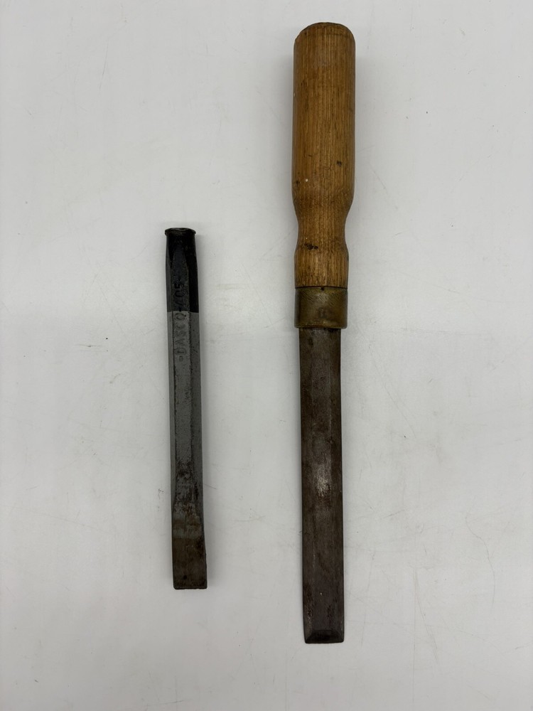 Lot of 2 Vintage Chisels DASCO & UNBRANDED Wood Handle Carving Gouge