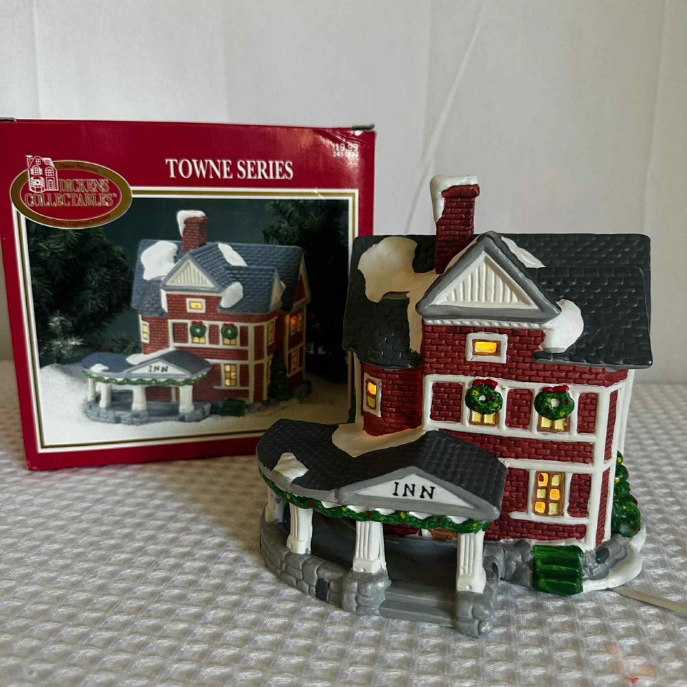 Dickens Collectables Towne Series Porcelain Lighted Inn House