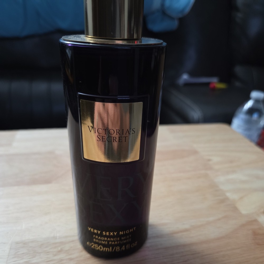 VICTORIA'S SECRET VERY SEXY NIGHT FRAGRANCE MIST BODY SPRAY 8.4OZ Brand New