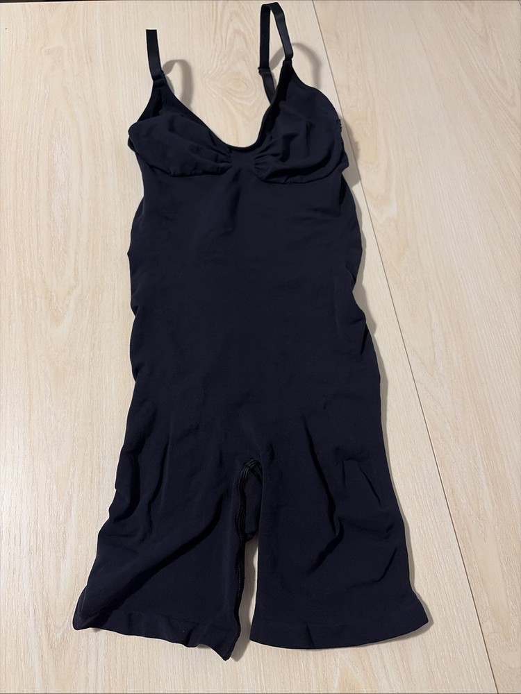 Skims Seamless Sculpt Mid Thigh Bodysuit Size Large Black
