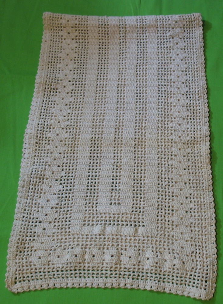 Vintage Handmade Crochet White Dresser Scarf 13x44 Inches