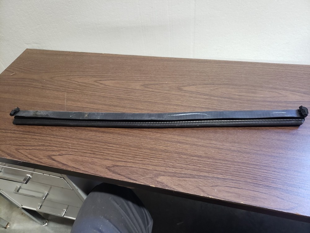 2013-2016 Ford Fusion Front Right Door Window Weatherstrip Molding Replacement