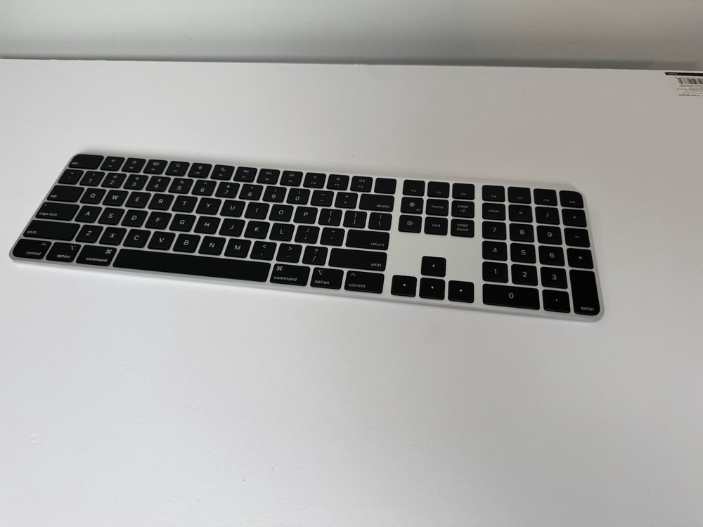 Apple Magic Keyboard with Touch ID and Numeric Keypad for Mac