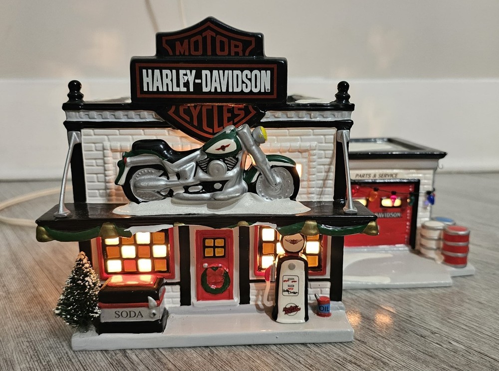 Retired Snow Village/Harley-Davidson Motorcycle Shop (Department 56 #54886)
