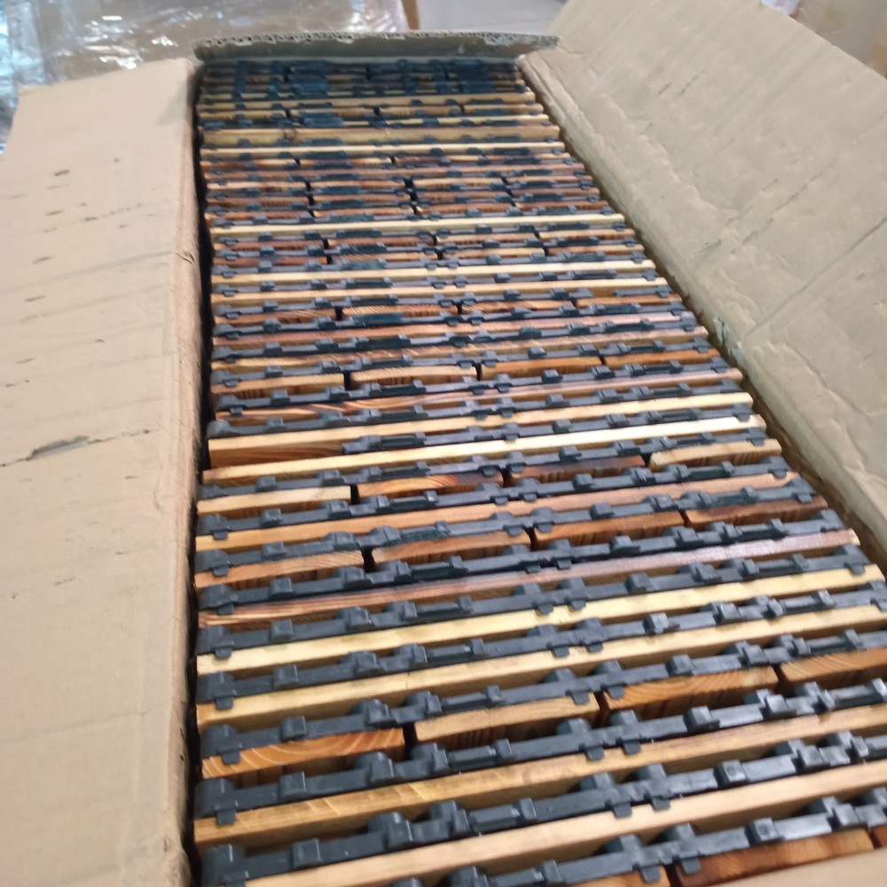 Used Hardwood Interlocking Patio Deck Tiles DIY 12x12 36Pcs Wood Flooring