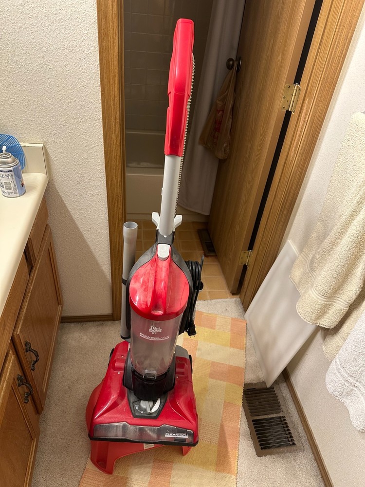Dirt Devil UD70161 Red Upright Vacuum Cleaner