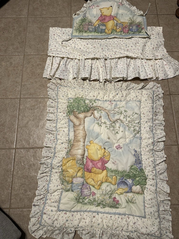 Vintage Disney Classic Winnie the Pooh  Quilt Comforter