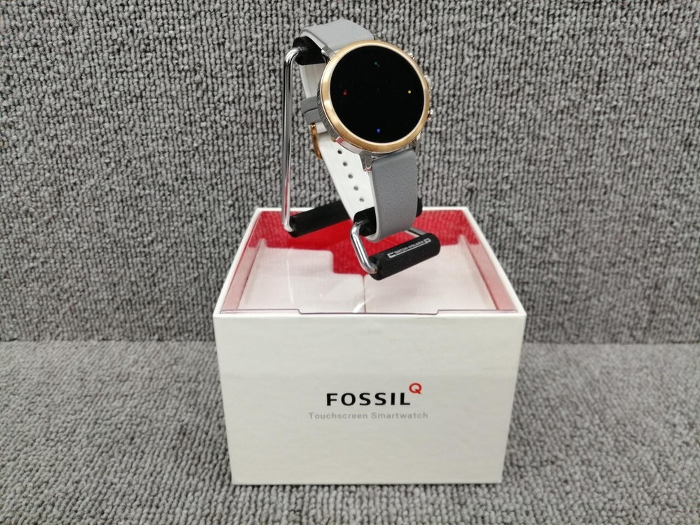 Fossil DW7F1 Mens Smartwatch with Premium Design and Features