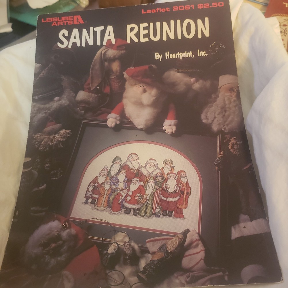 Leisure Arts Leaflet 2061 Santa Reunion Christmas Cross Stitch Pattern
