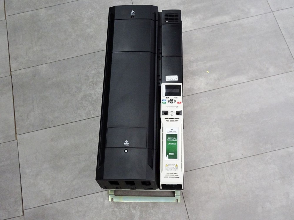 Emerson Control techniques Unidrive M600 M000-094 02000 DUO 90/110kW