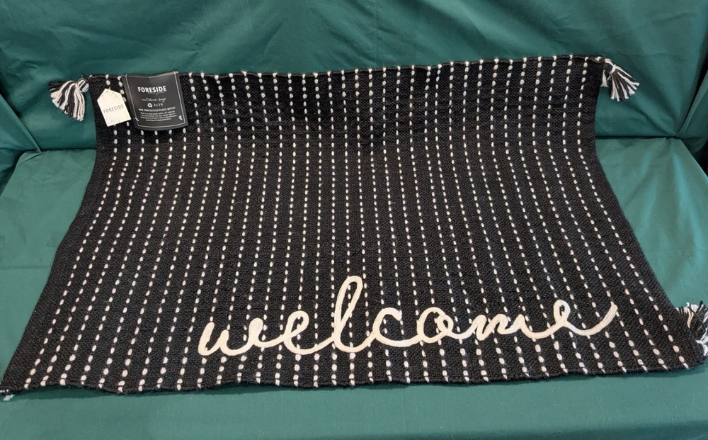Foreside 2x3 Welcome Black and White Handwoven Indoor Outdoor Rug  