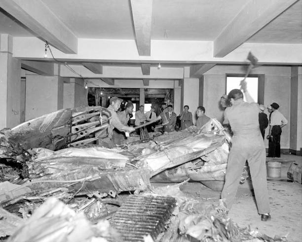 Mitchell bomber plane crashes into Empire State Building Pieces wh .. Old Photo