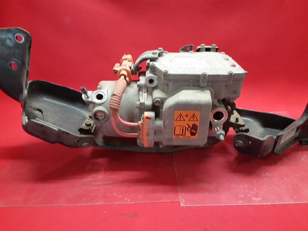 2013-2016 Fiat 500e Electric Vehicle OEM AC Compressor Pump 68106049AE Replacement Part