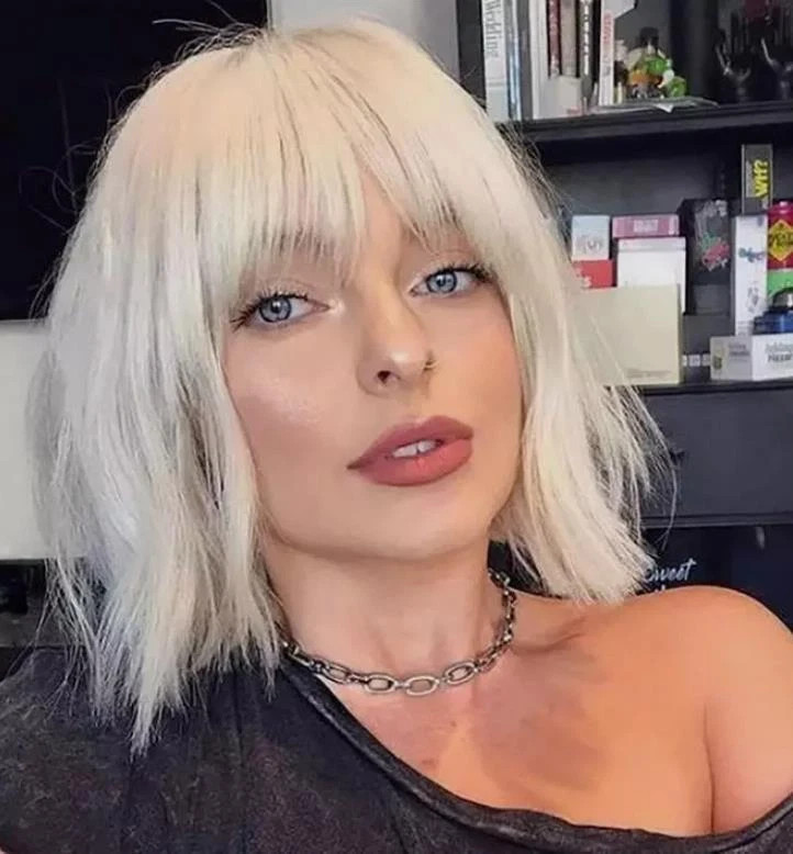 Women Short Platinum Blond Wigs Straight Bob Wigs with Bangs Cosplay Halloween