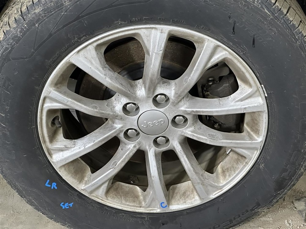 Wheel 17x7 Aluminum Painted 10 Spoke Opt Wfm Silver Fits 20-22 CHEROKEE 2711587