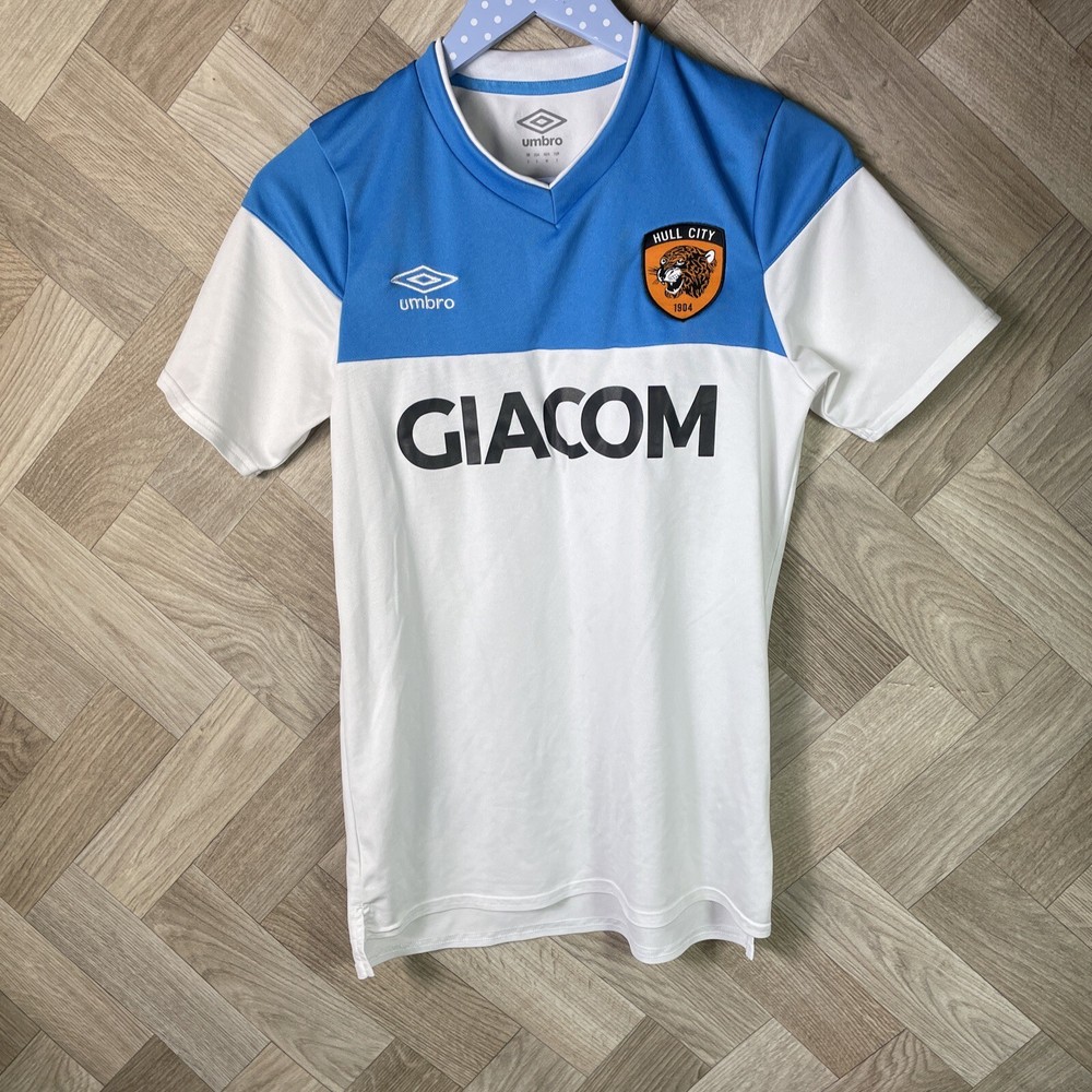Hull City 2020-2021 White Third Kit Small Umbro Giacom
