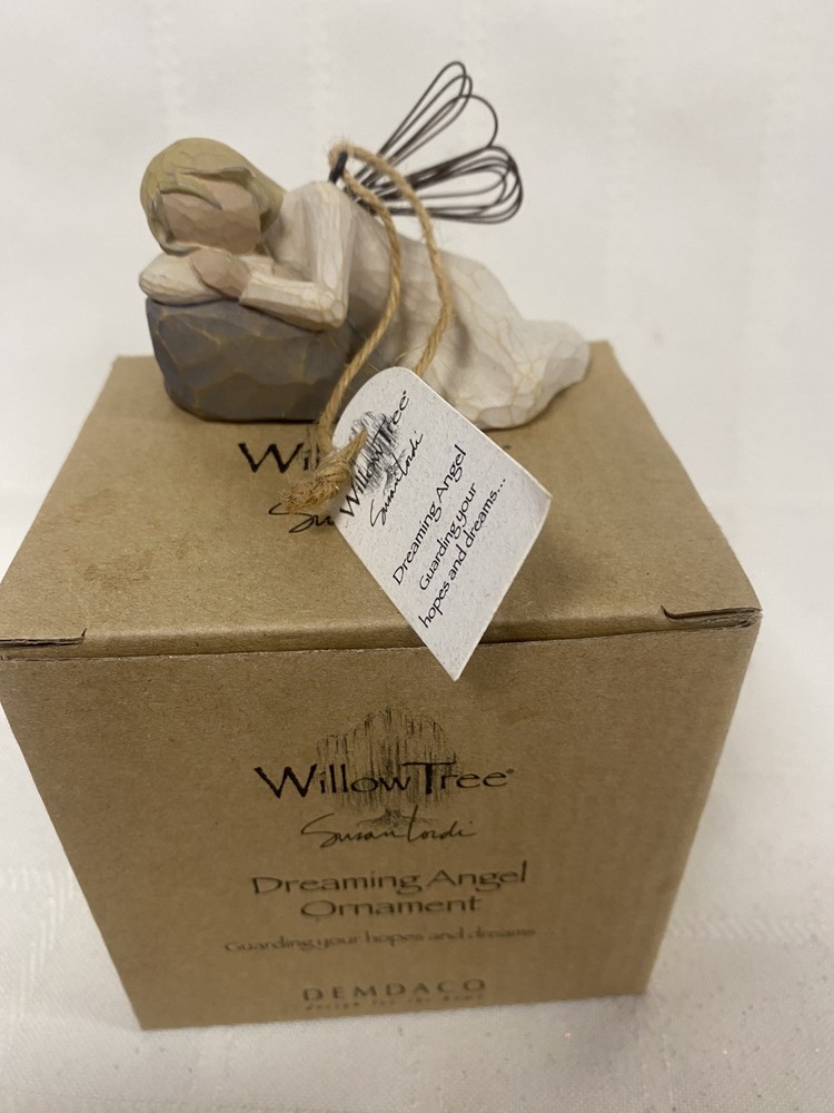 Willow Tree Dreaming Angel Figurine (#26179) 2004 SUSAN LORDI Collectable 2.5
