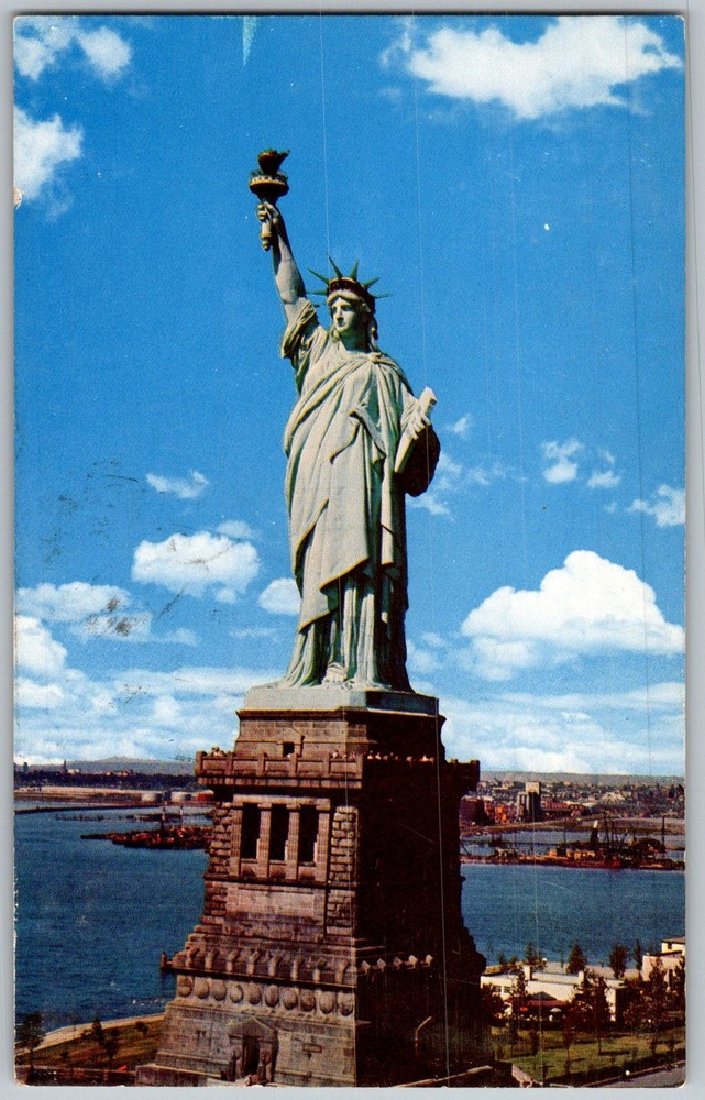 Vtg Postcard Statue Of Liberty New York, NY 1960s