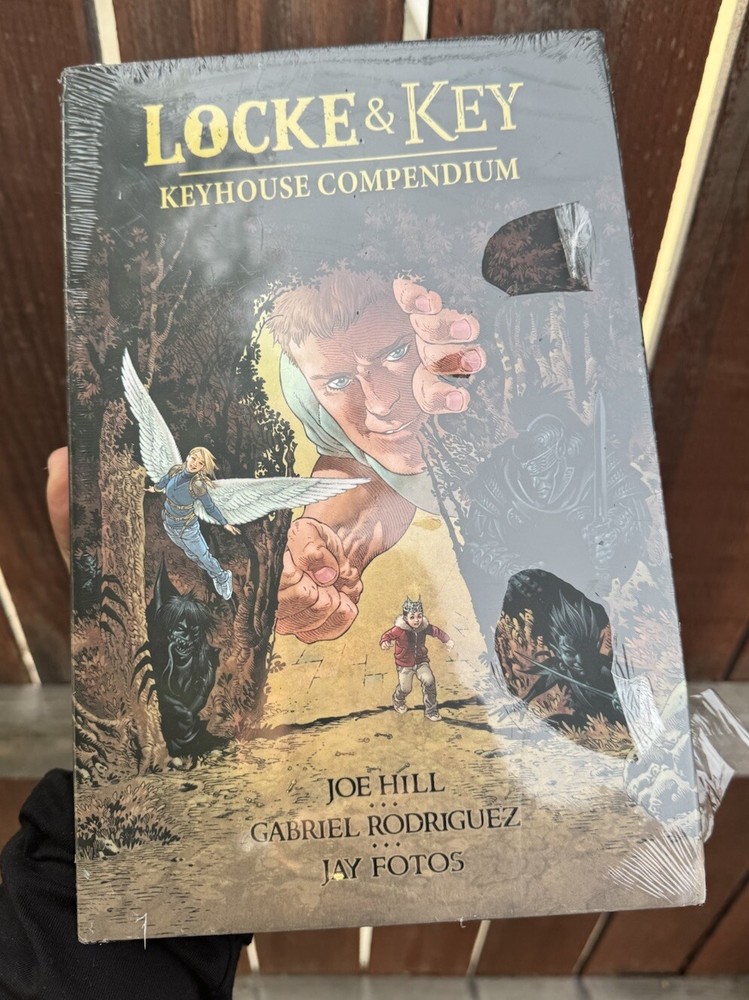 Locke & Key: Keyhouse Compendium [Hardcover] Hill, Joe and Rodriguez, Gabriel