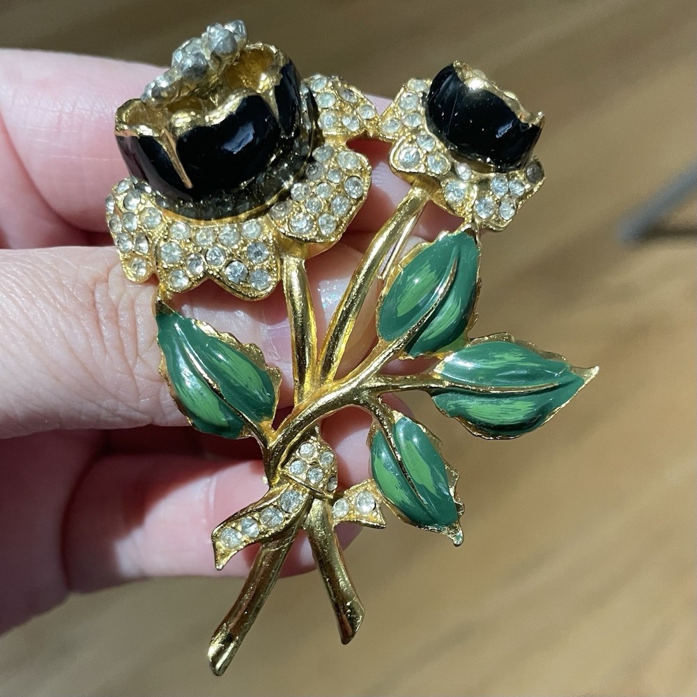 Vintage Coro Quivering Camellia Flower Rhinestone Enamel Brooch Pin Gold Tone