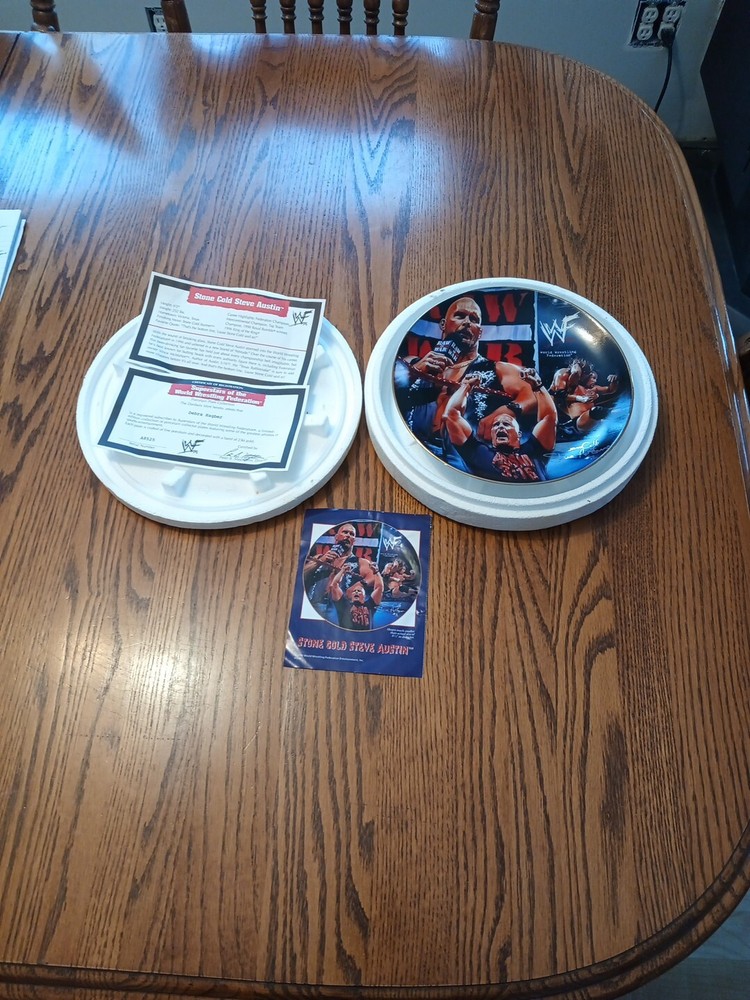 WWF Stone Cold Steve Austin Collectors Danbury Mint 2000 Plate, Limited Edition!
