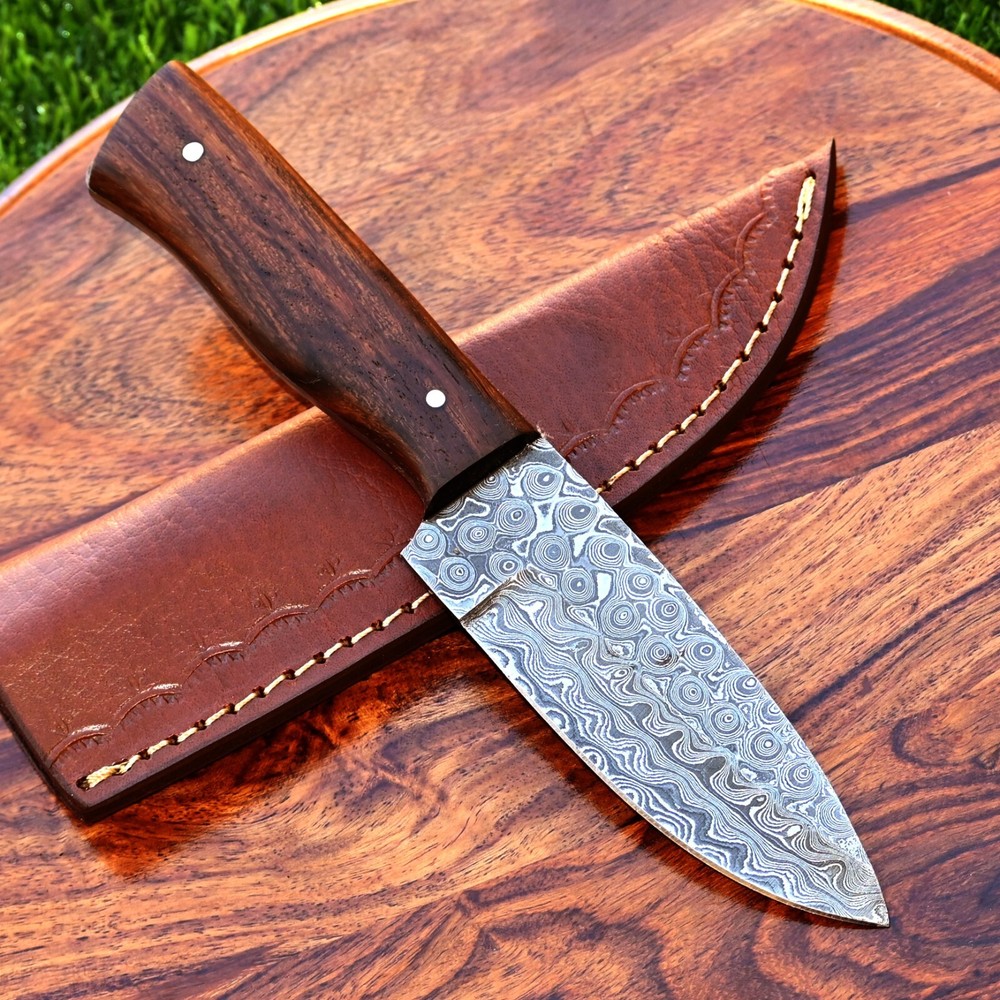 CUSTOM MADE HAND FORGED DAMASCUS STEEL HUNTING CAMPING KNIFE / LEATHER COVE 2677
