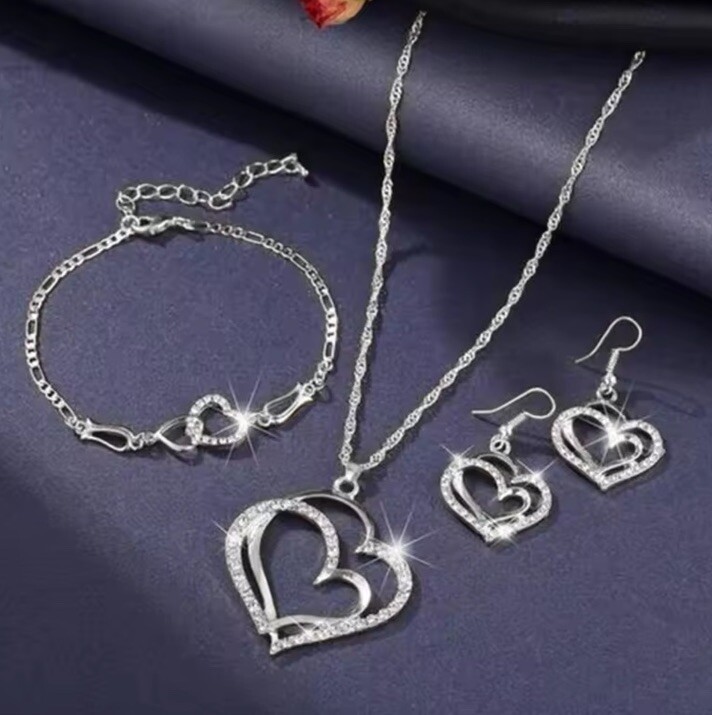 Necklace Earrings Bracelet Set Of 4 Pieces Heart Silver Shiny Woman’s Jewellery