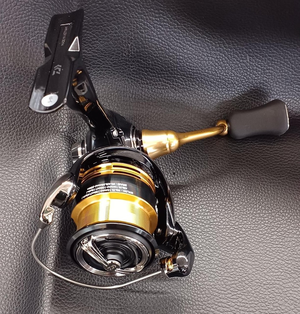 Daiwa LT2000-P Lightweight Spinning Reel 23 lb Line Capacity Pre-Owned