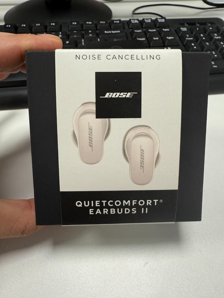 NEW QuietComfort II Earbuds Noise Cancelling True Wireless in-Ear Earbuds -White