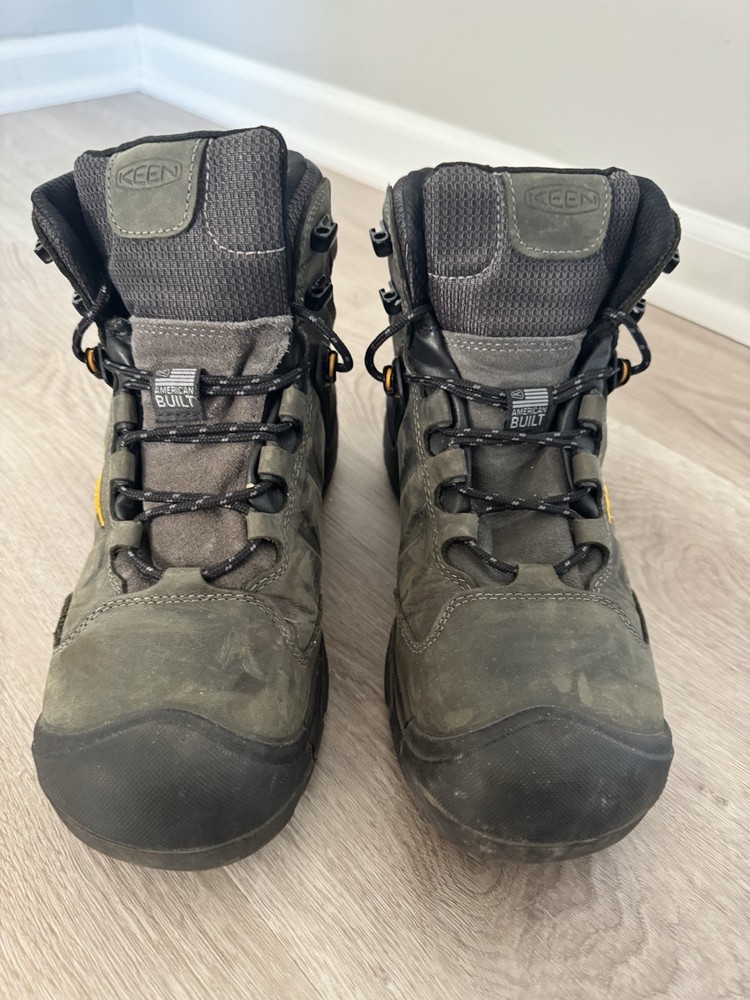 Men's Keen Hiking Boots Size 9.5 - Durable Outdoor Footwear