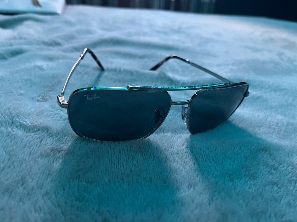 Ray Ban Aviator Sunglasses for Men with Silver Frame and Blue Tint Lens