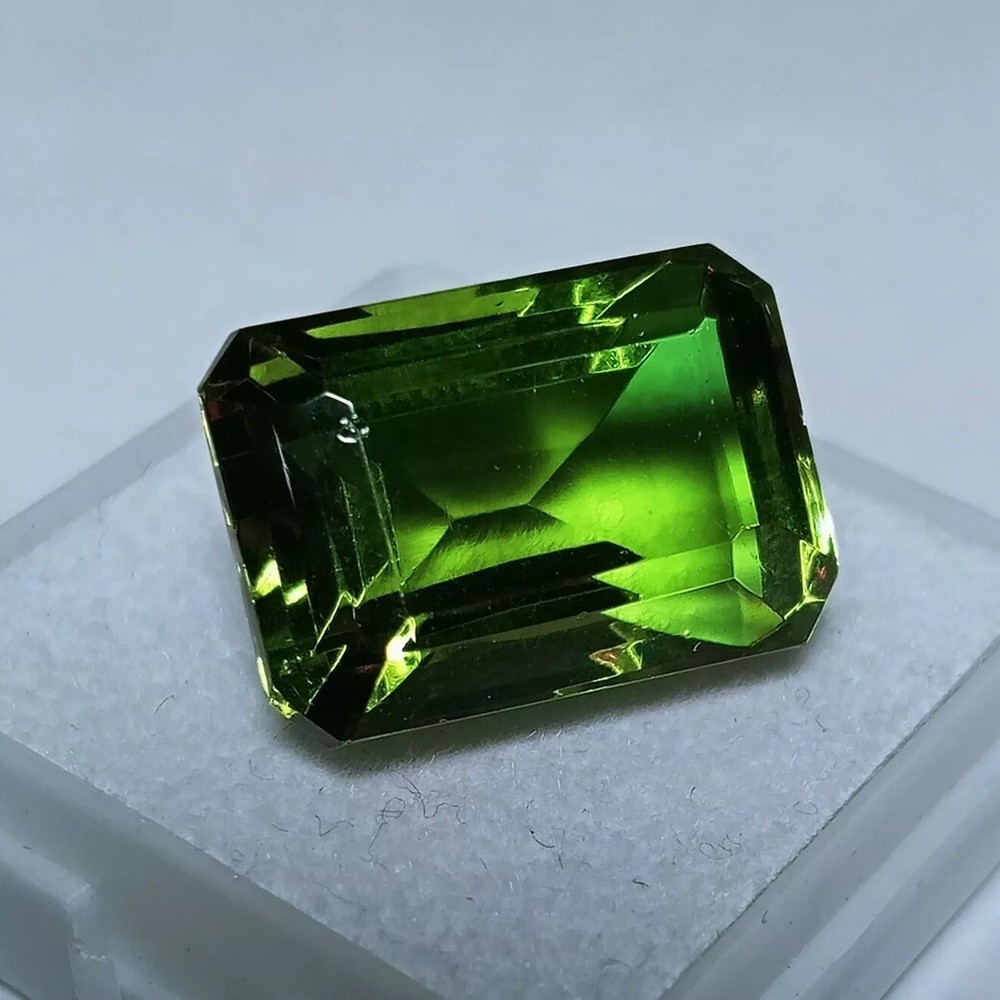 Alexandrite Natural Color Change 18-20Ct Certified Emerald Cut Loose Gemstone