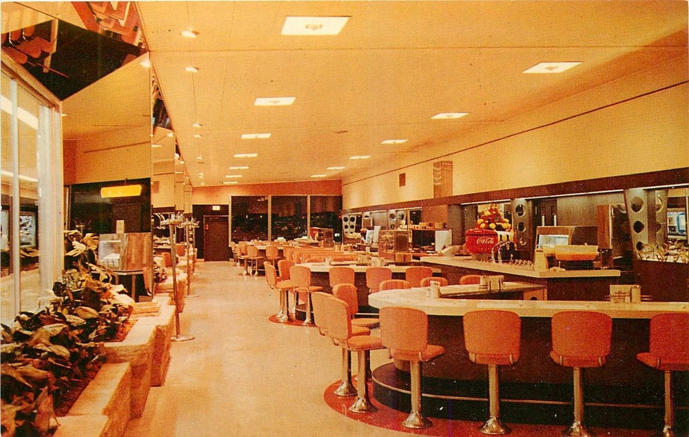 1950s Milwaukee Wisconsin Coffee House Mitchell Field Airport Postcard 25-9753