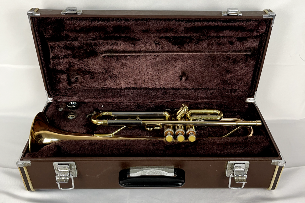 Trompeta Yamaha YTR-3320 con estuche