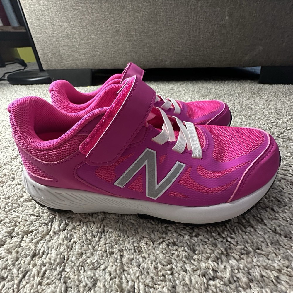 NWOB New Balance Shoe size 3 Hot pink running tennis gym sneaker trainer No Tie