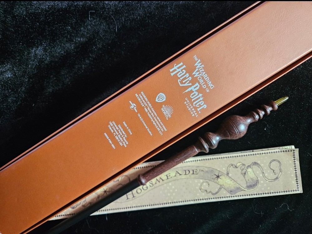 Minerva McGonagall Interactive Harry Potter Wand from Universal Studios  