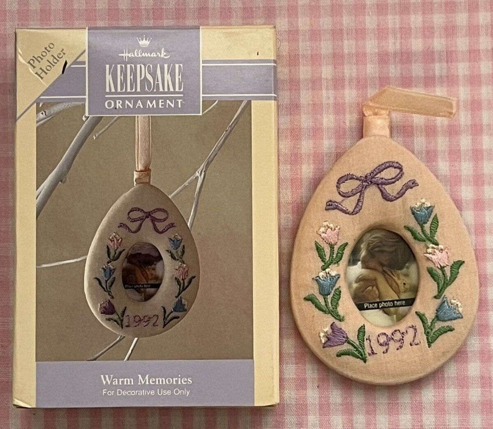 Hallmark Easter Ornament WARM MEMORIES PHOTOHOLDER 1992 Embroidered & Padded NIB