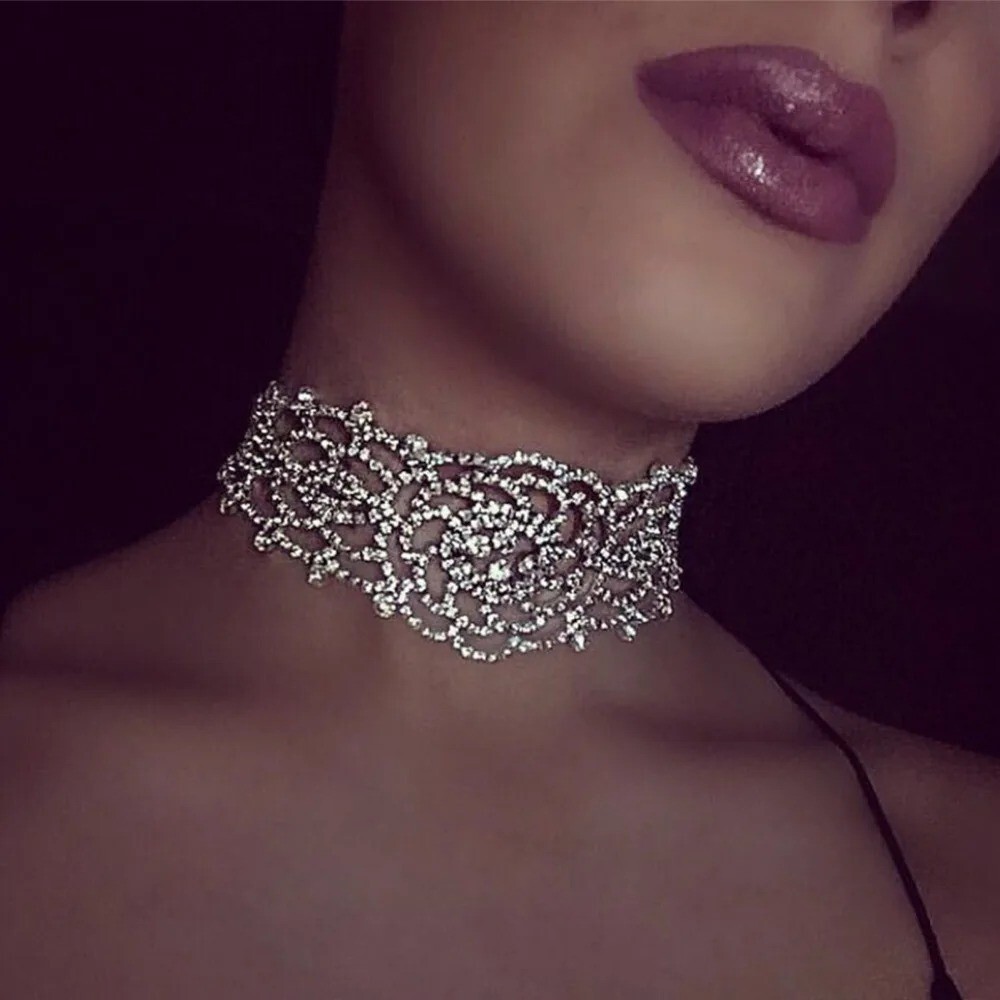 Hollow Rhinestone Choker Necklace Women Elegant Bridal Crystal Necklaces Jewelry