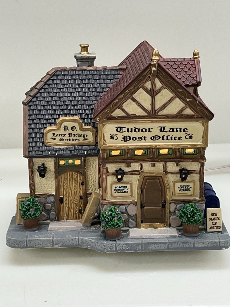 Lemax Tudor Lane Post Office Porcelain Lighted Building Retired 2013 Mint Condition