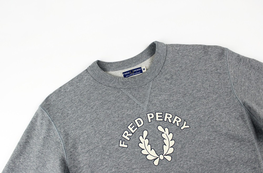 Women's Fred Perry Sportswear Logo Laurel Wreath Sweatshirt Sweater Size M