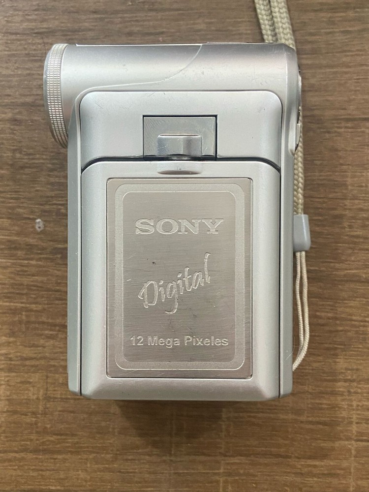 Sony V569 12MP Digital Camera with High Resolution