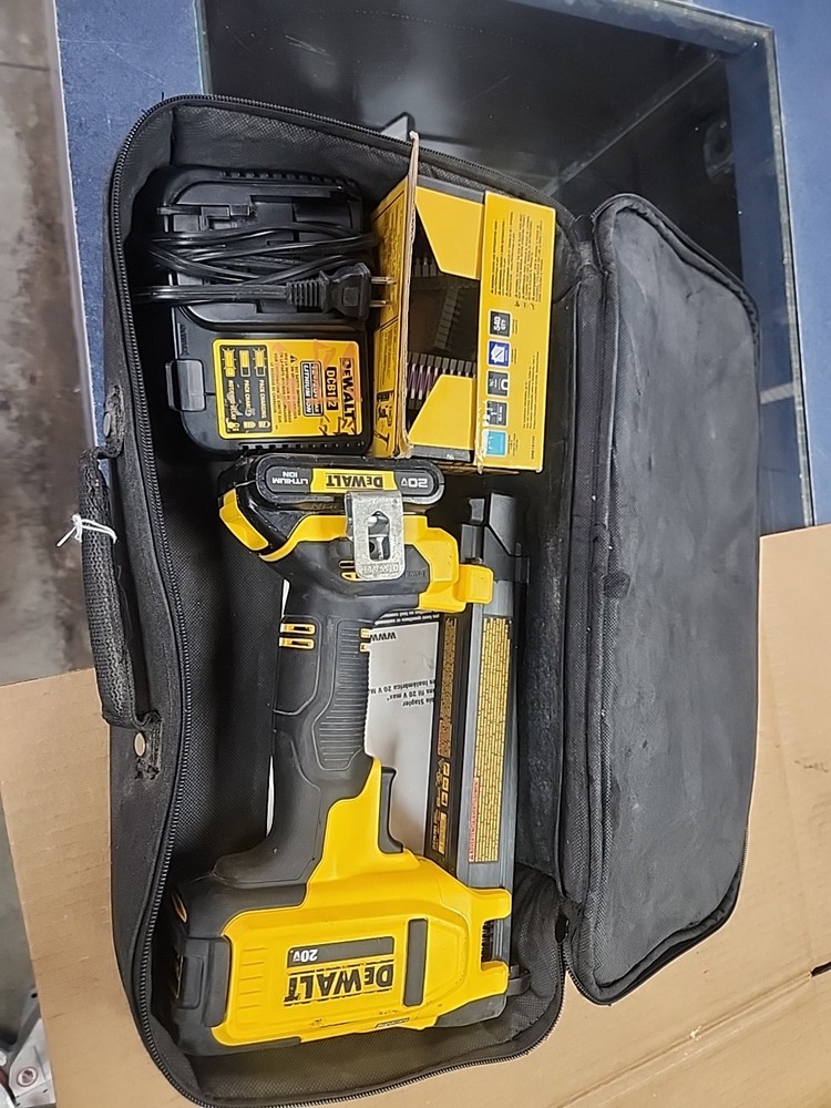 DEWALT DCN701D1 20V Battery Powered Cordless Stapler Kit w/ Battery & Charger