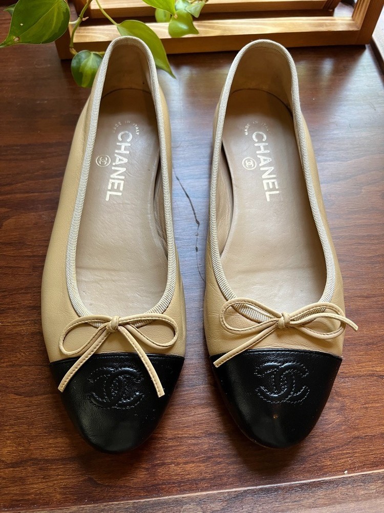Chanel beige black ballet flats size 37.5