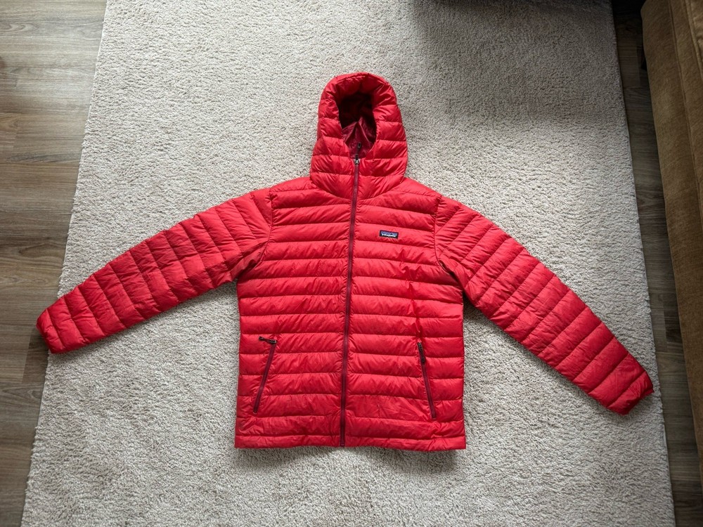 Patagonia Mens Large Red Down Sweater Hoody for Warmth and Comfort