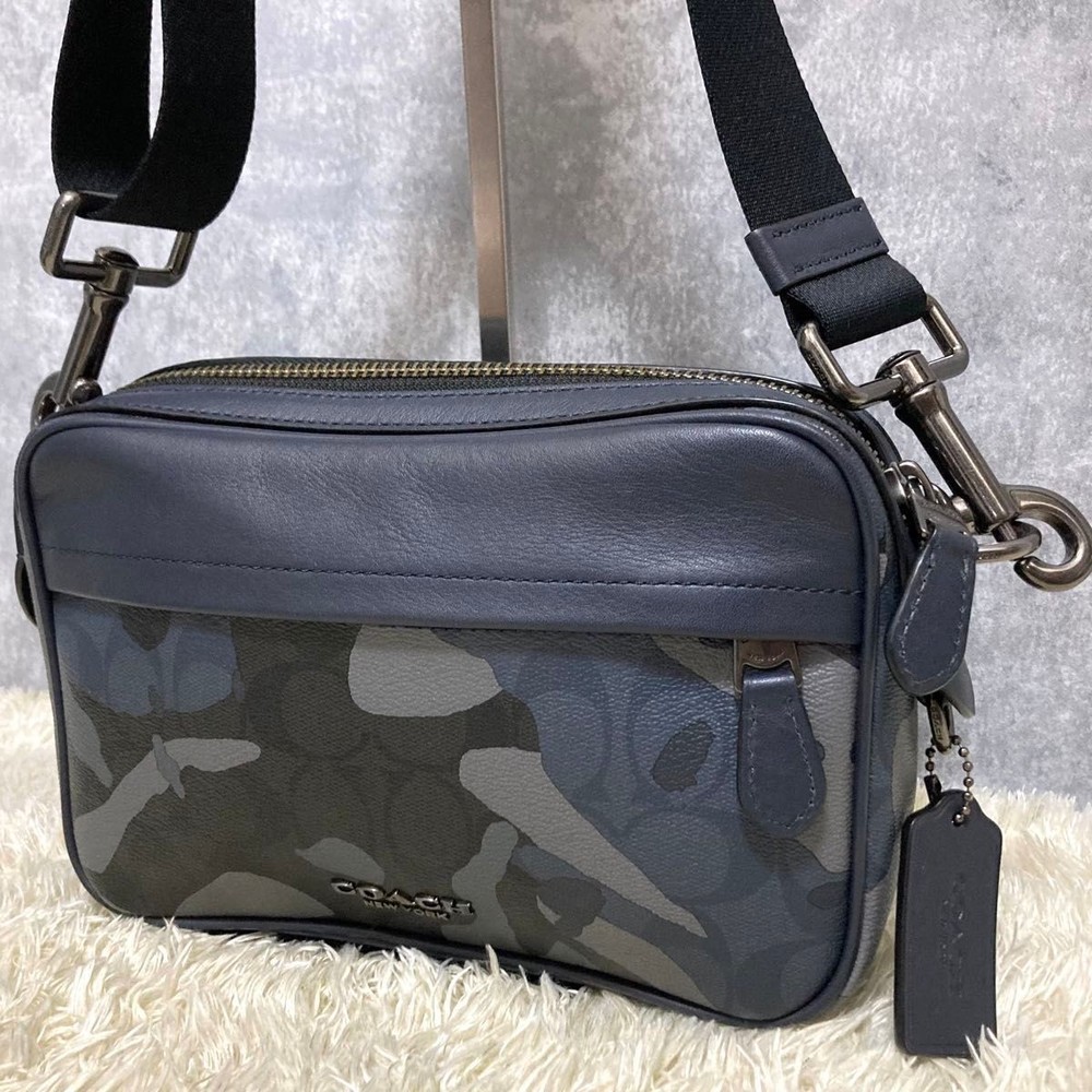 COACH Graham Leather PVC Camera Bag in Navy Camouflage Excellent Condition