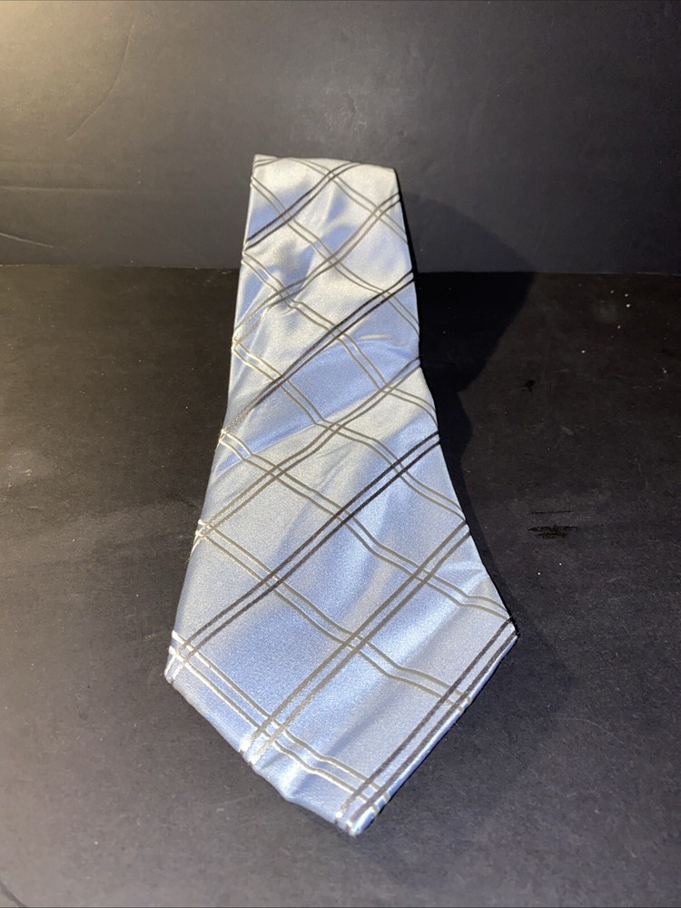 Donald Trump Signature Collection Light Blue White Diamond Silk Tie  