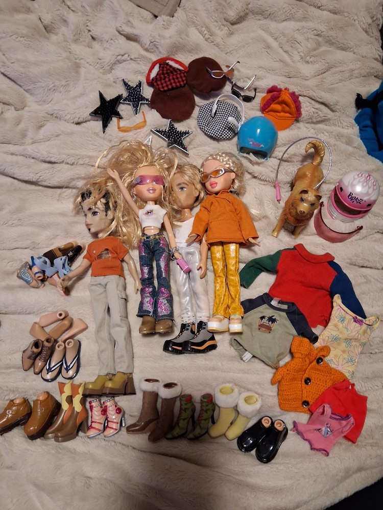 Lot of 4 BRATZ Dolls with Clothes Shoes & Accessories Y2K Era Toys