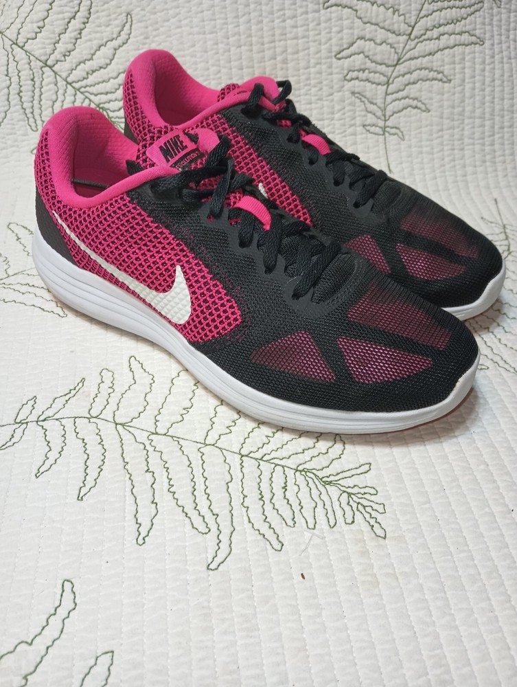 Size 8.5  Nike Revolution 3 Hyper Pink