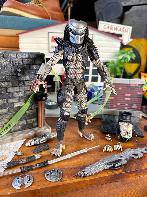 NECA Movie Predator 2 Scout Ultimate 7-Inch Action Figure with Accessories 2616